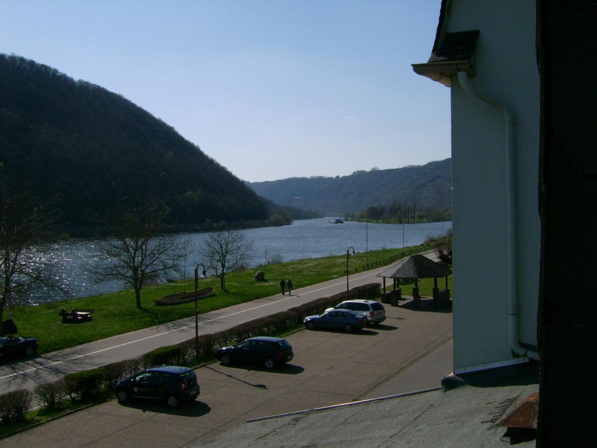 Gasthaus Zur Traube Hatzenport Exterior foto